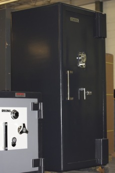 Used Tann Bankers Cash 6325 TRTL30X6 Equivalent High Security Safe Used Tann Bankers Cash 6325 TRTL30X6 Equivalent High Security Safe